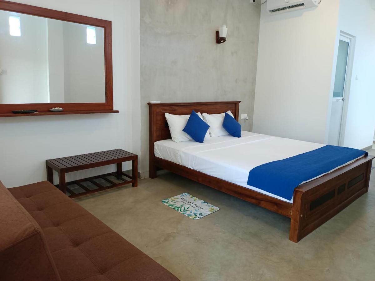 Lily Holiday Apartments Хіккадува Номер фото