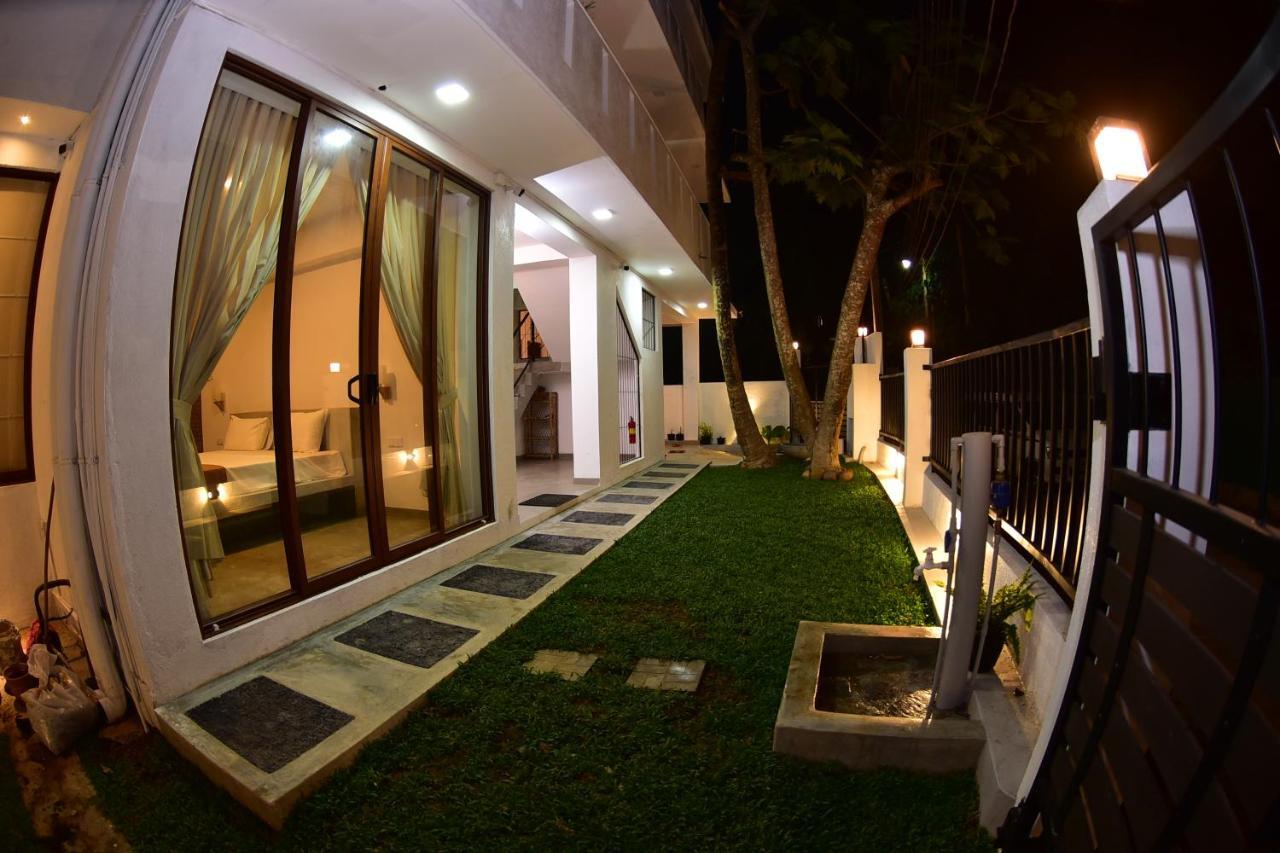 Lily Holiday Apartments Хіккадува Екстер'єр фото