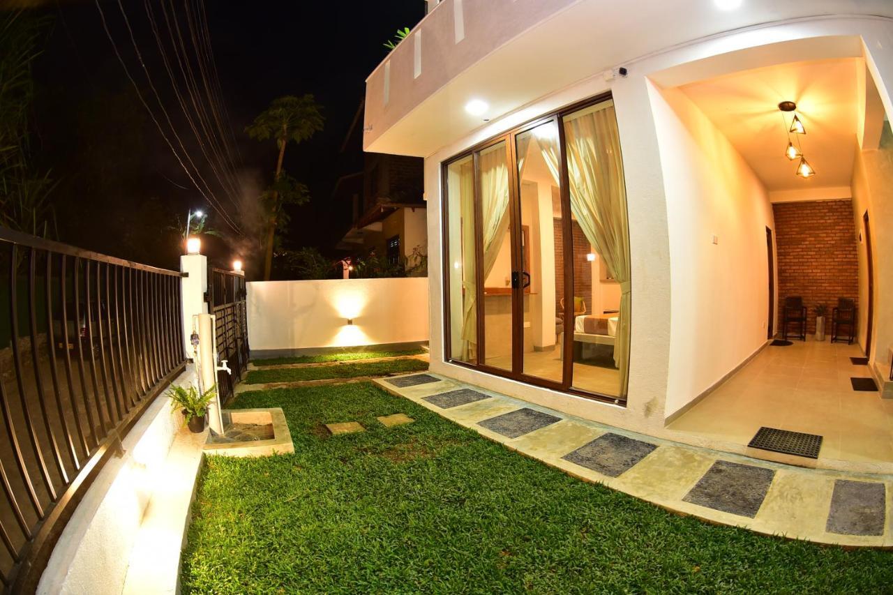 Lily Holiday Apartments Хіккадува Екстер'єр фото