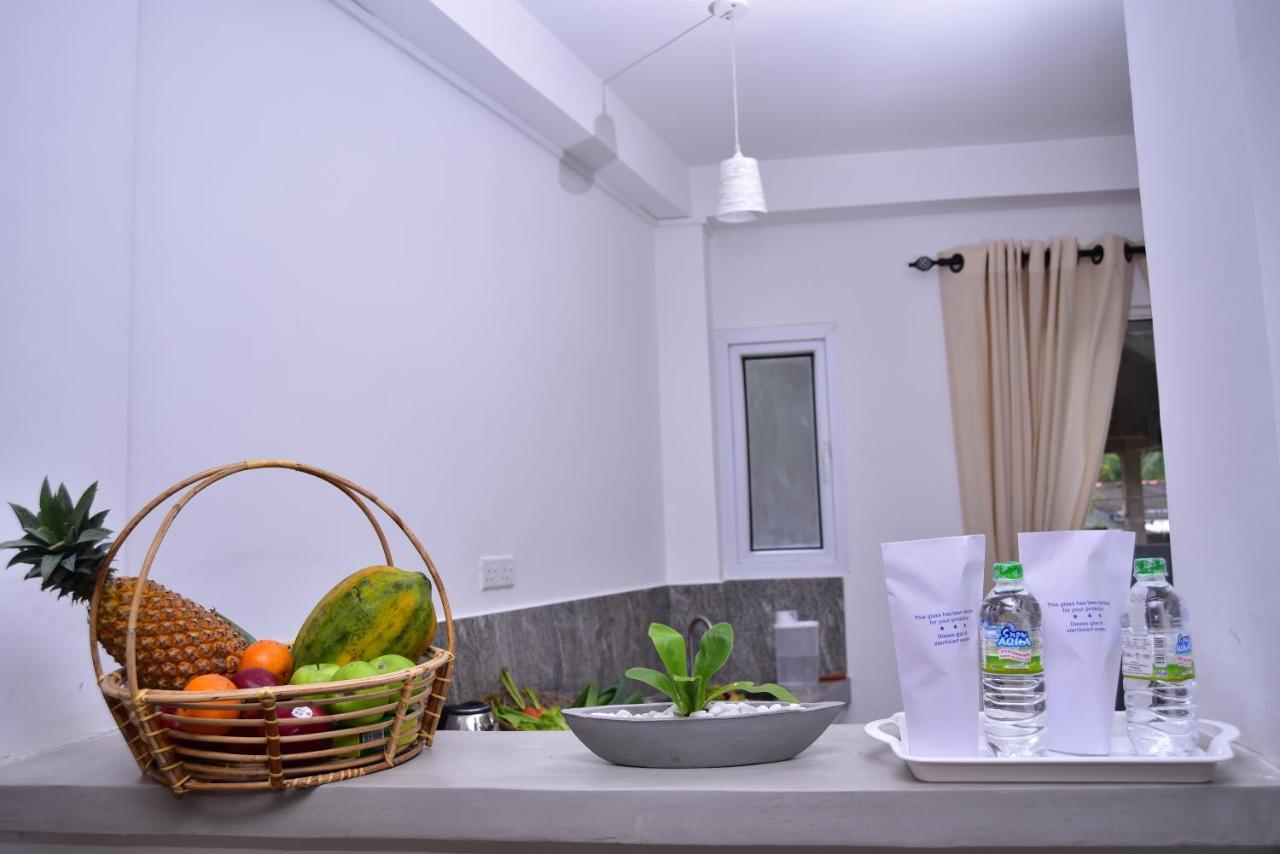 Lily Holiday Apartments Хіккадува Екстер'єр фото