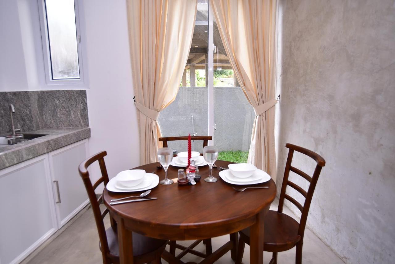 Lily Holiday Apartments Хіккадува Екстер'єр фото
