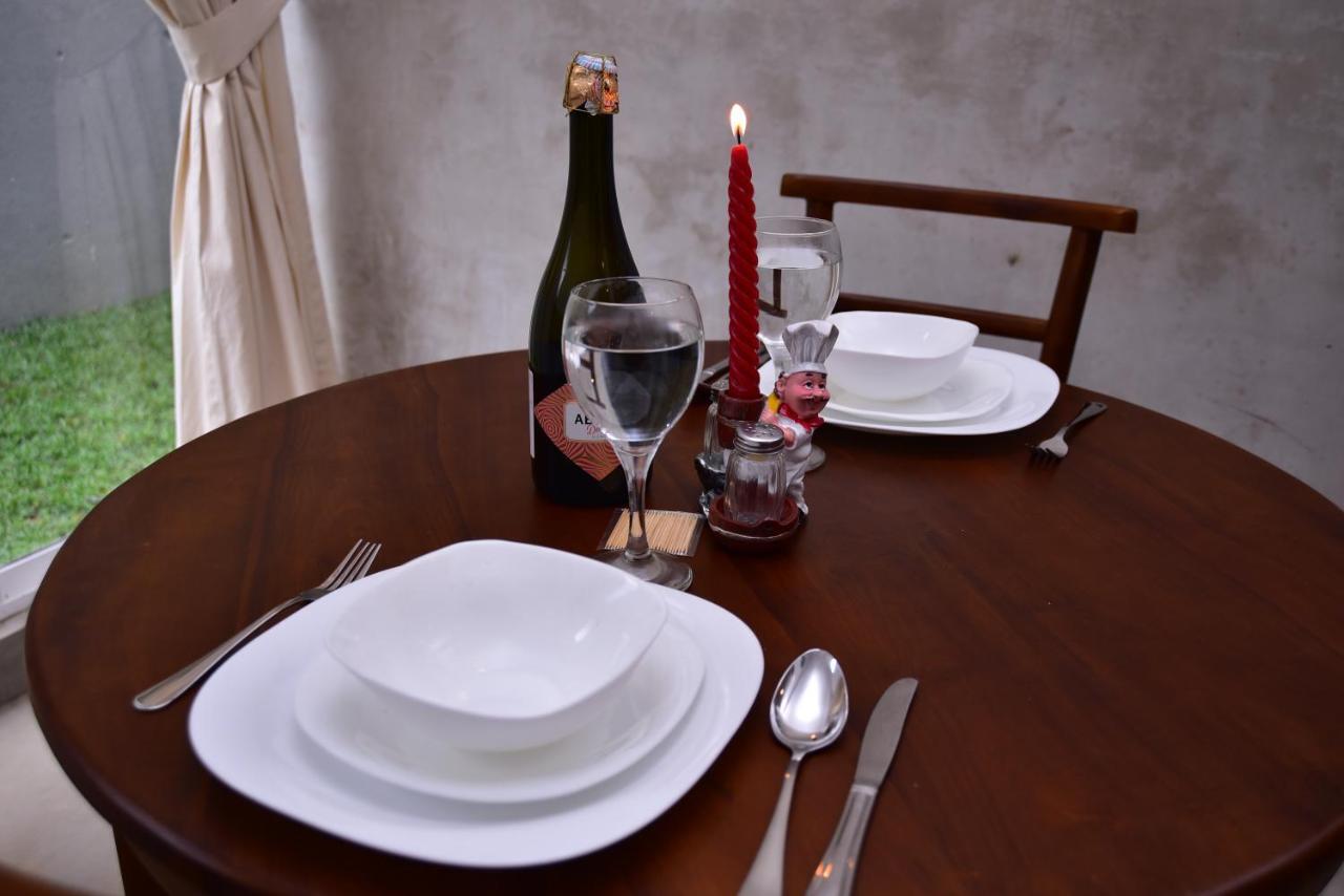 Lily Holiday Apartments Хіккадува Екстер'єр фото