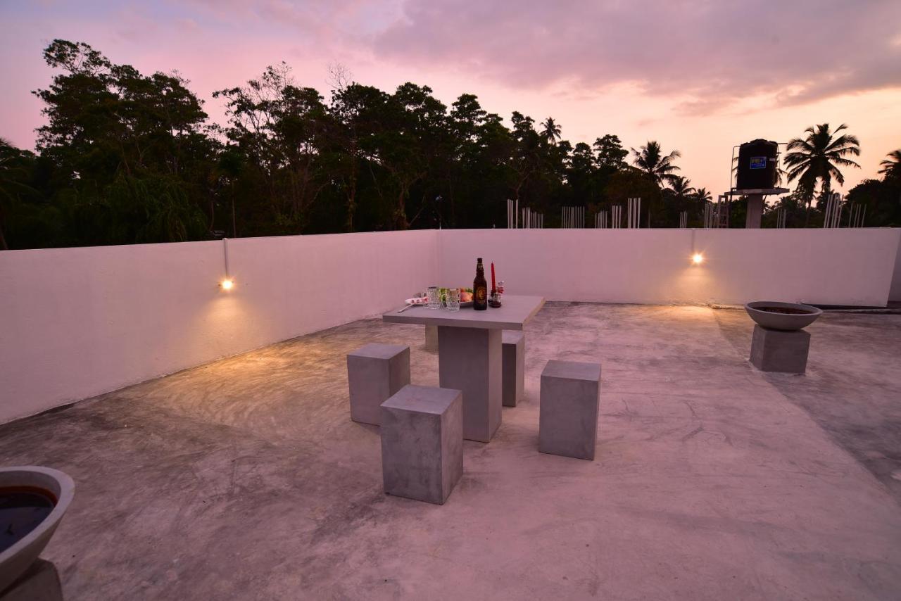 Lily Holiday Apartments Хіккадува Екстер'єр фото