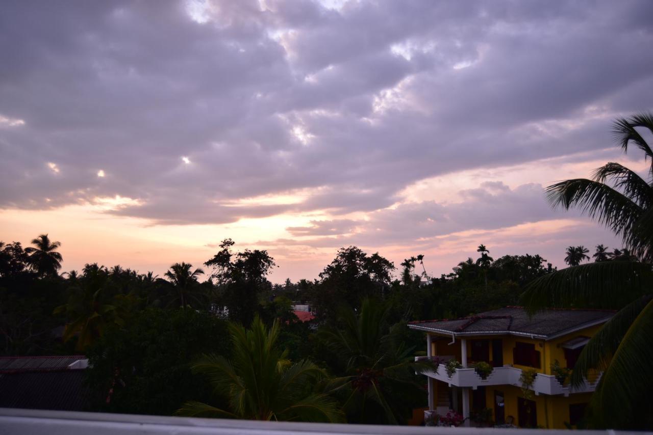 Lily Holiday Apartments Хіккадува Екстер'єр фото