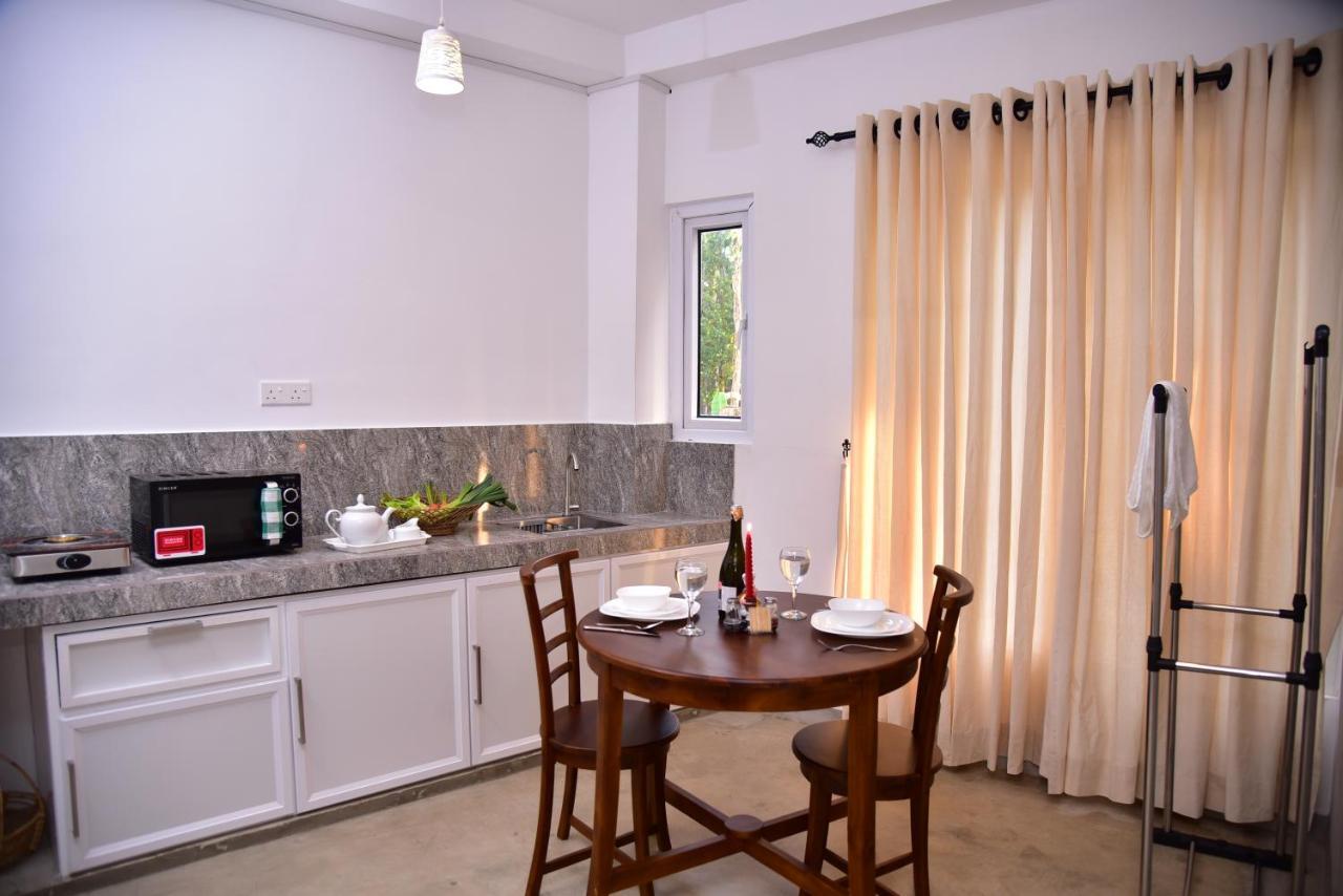 Lily Holiday Apartments Хіккадува Екстер'єр фото