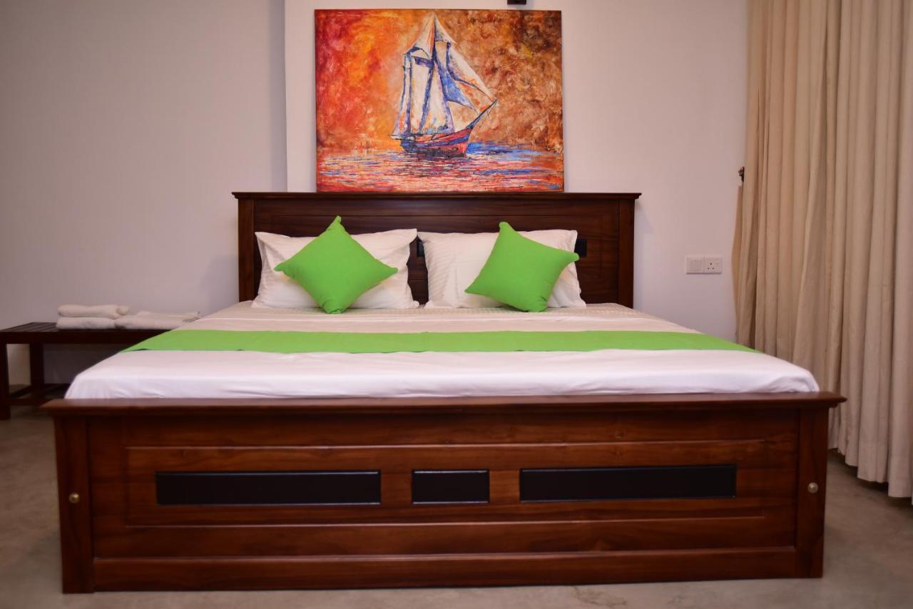 Lily Holiday Apartments Хіккадува Екстер'єр фото