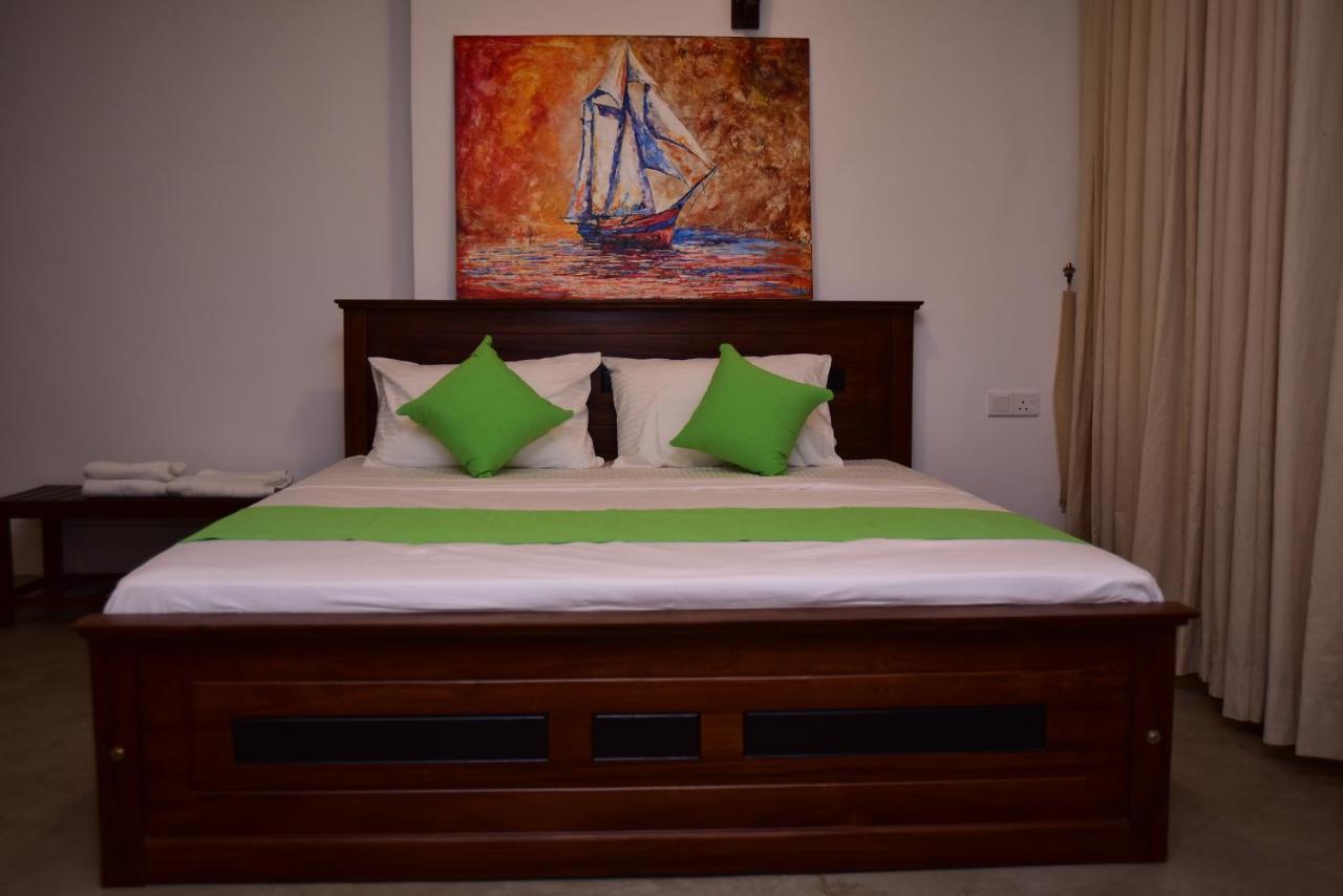 Lily Holiday Apartments Хіккадува Екстер'єр фото