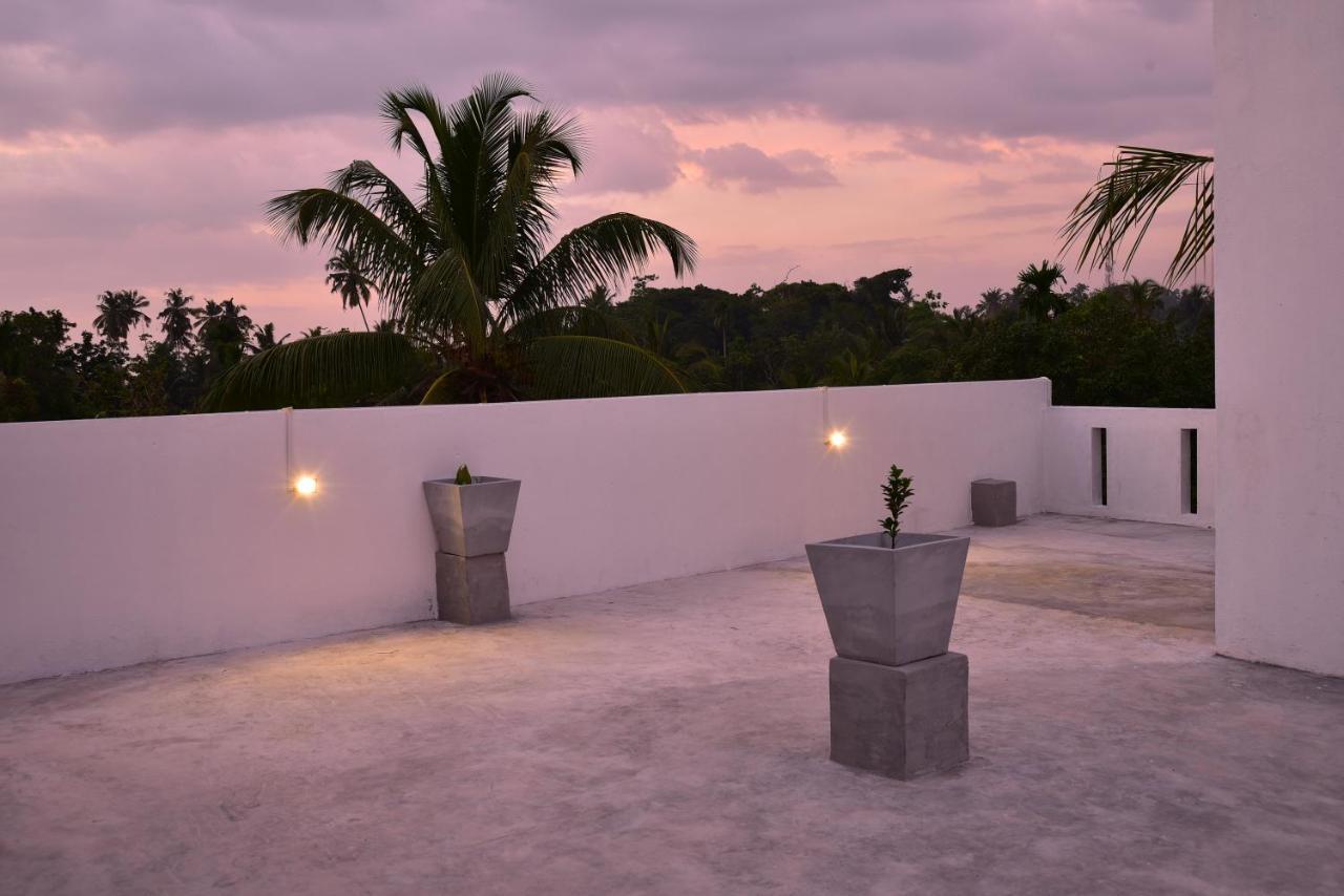 Lily Holiday Apartments Хіккадува Екстер'єр фото