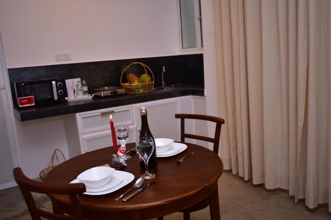 Lily Holiday Apartments Хіккадува Екстер'єр фото
